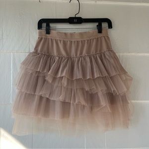 Vintage BCBG Tulle Tiered Skirt in Nude (New with Tags) 🖤✨